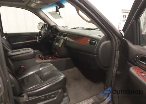 2007 Chevrolet Suburban 1500 Ltz z USA, uszkodzony, nr VIN 1GNFK16397J255558